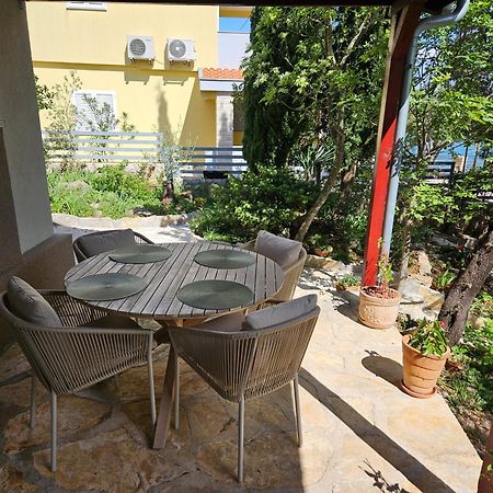 Holiday Home Baricevic Поседар'є Екстер'єр фото